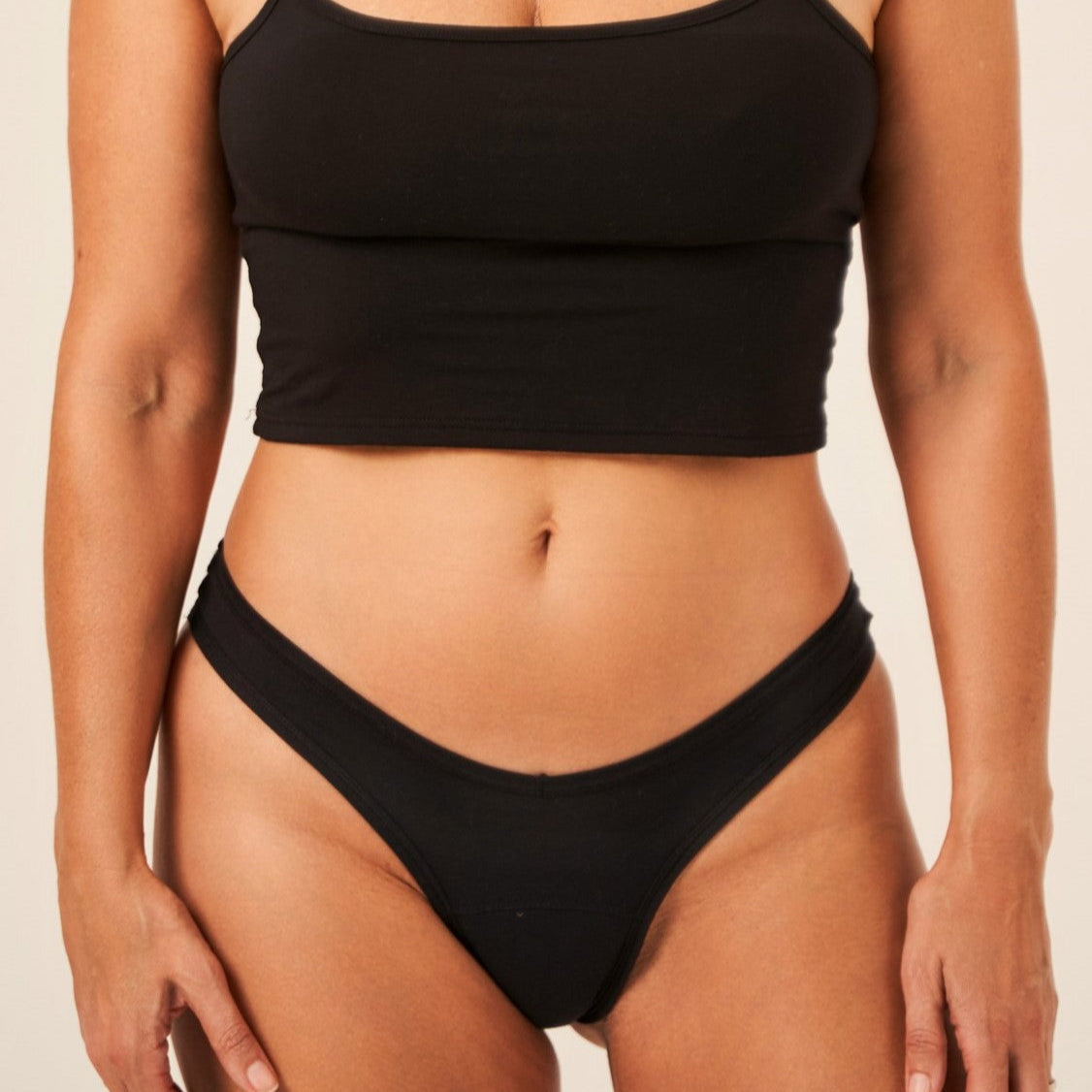 Menstruacinės siaurikės „Brazilian Thong“