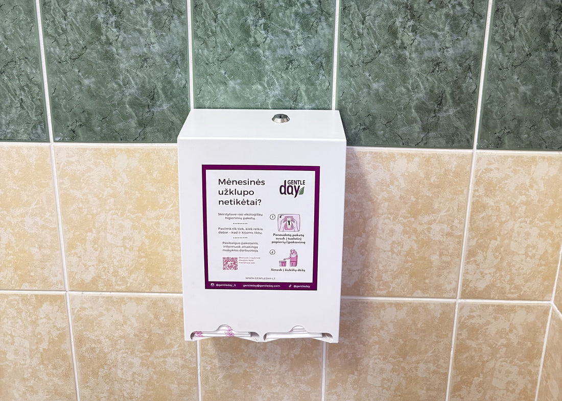 GENTLE DAY® menstruacijų higienos priemonių paketų skirstytuvas mokyklos tualete