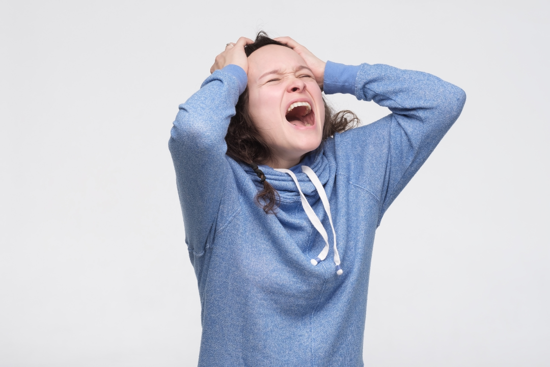 Moteris patiria stiprius emocinius svyravimus prieš menstruacijas – PMDS simptomai